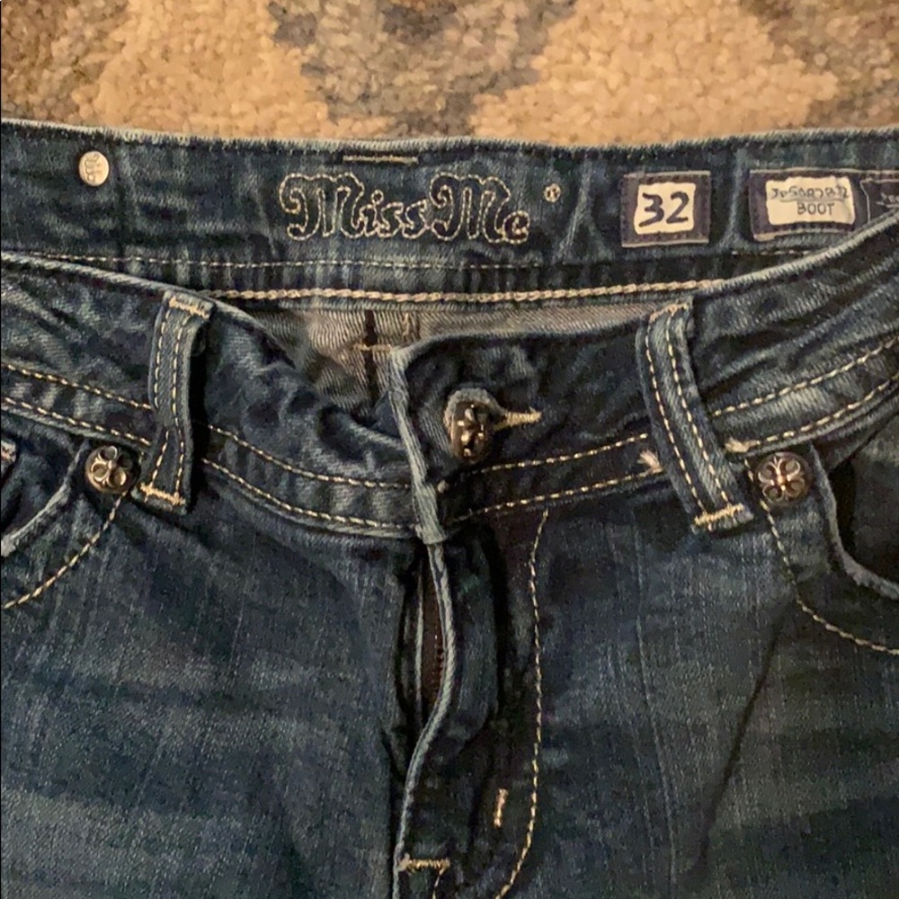 SOLD!! Miss Me Jeans - Picture 2 of 7